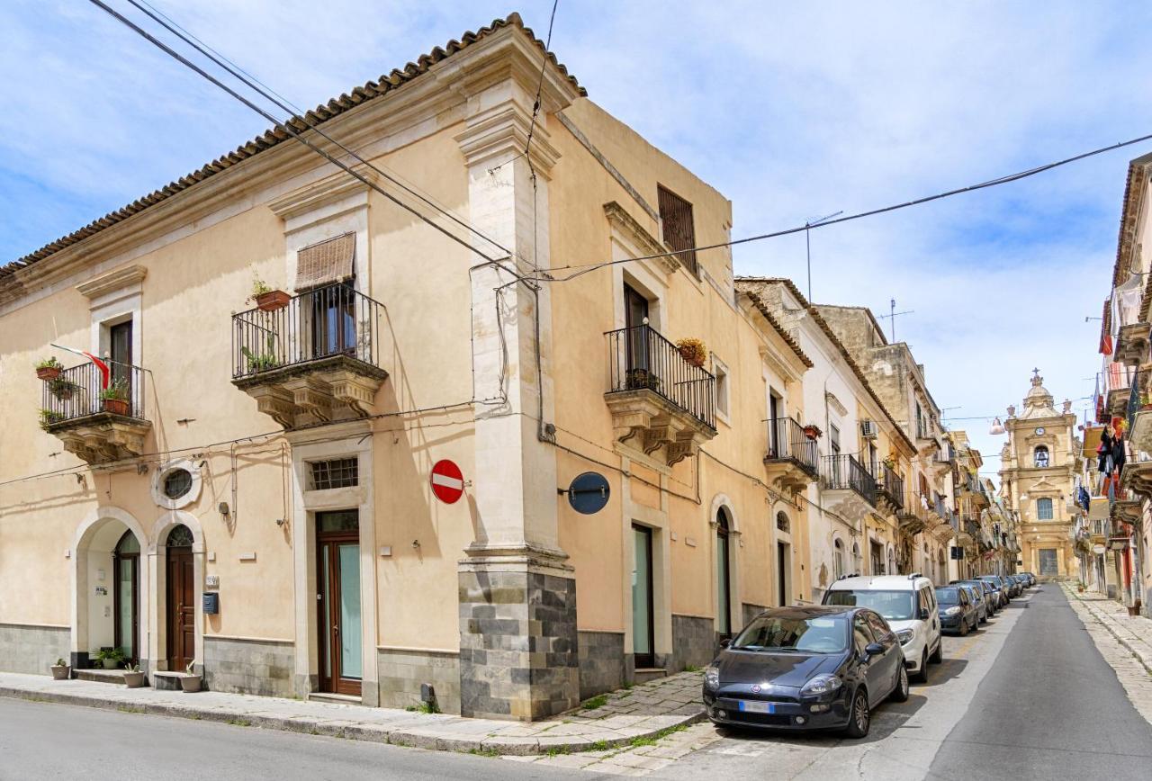 Mario Leggio 83, Gocce Di Sicilia Ragusa Exterior foto
